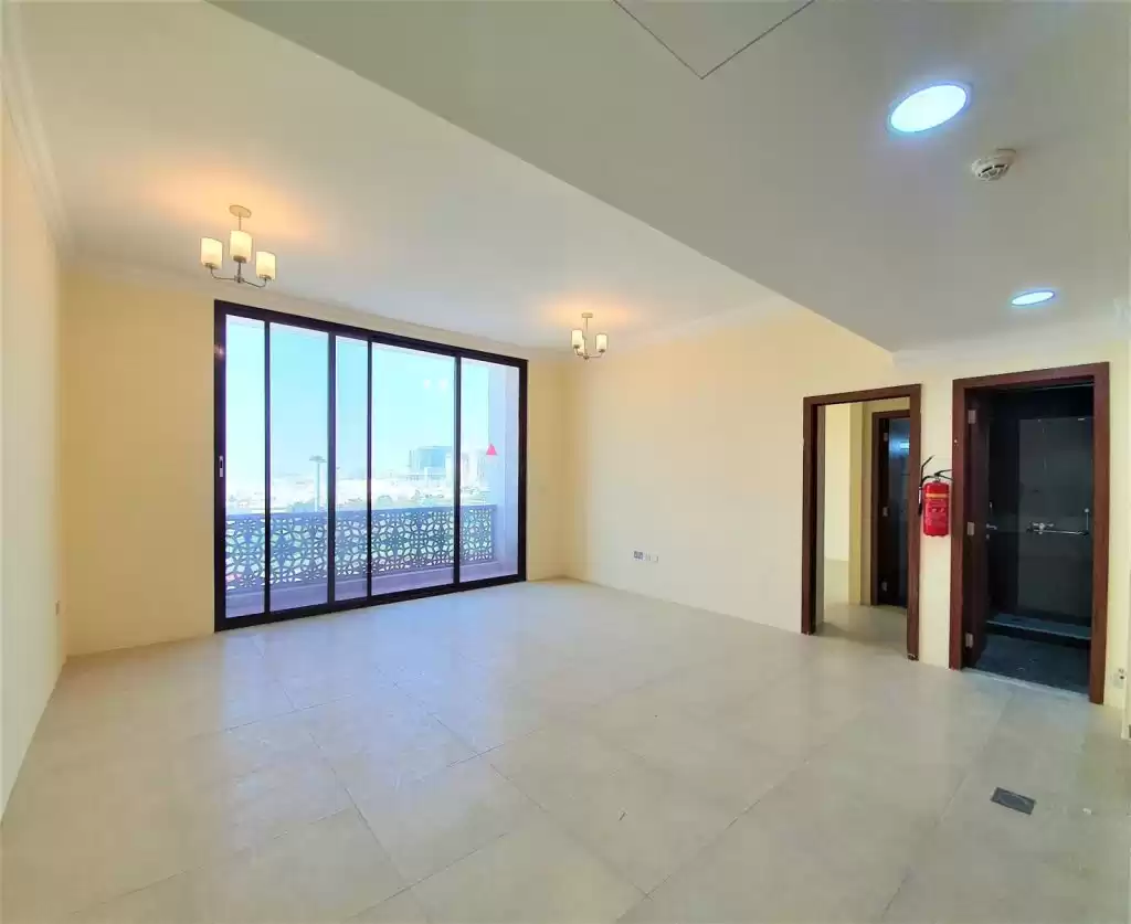 Wohn Klaar eigendom 2 Schlafzimmer S/F Wohnung  zu vermieten in Al Sadd , Doha #10294 - 1  image 
