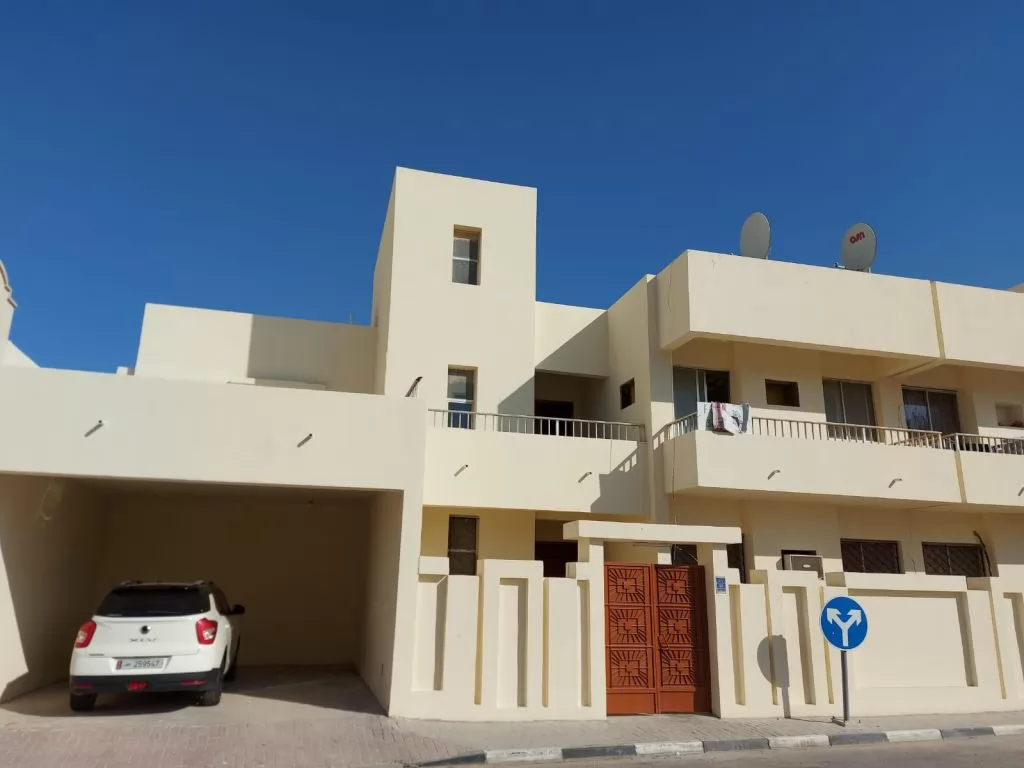Residencial Listo Propiedad 3 dormitorios U / F Apartamento  alquiler en al-sad , Doha #10341 - 1  image 