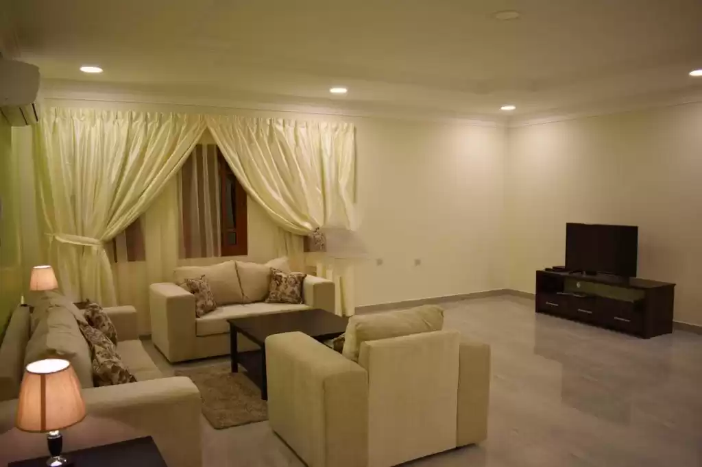 yerleşim Hazır Mülk 2 yatak odası F/F Apartman  kiralık içinde Al Sadd , Doha #10354 - 1  image 