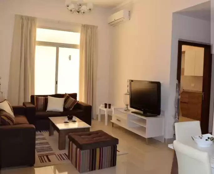 Residential Ready Property 2 Bedrooms F/F Apartment  for rent in Al Sadd , Doha #10372 - 1  image 