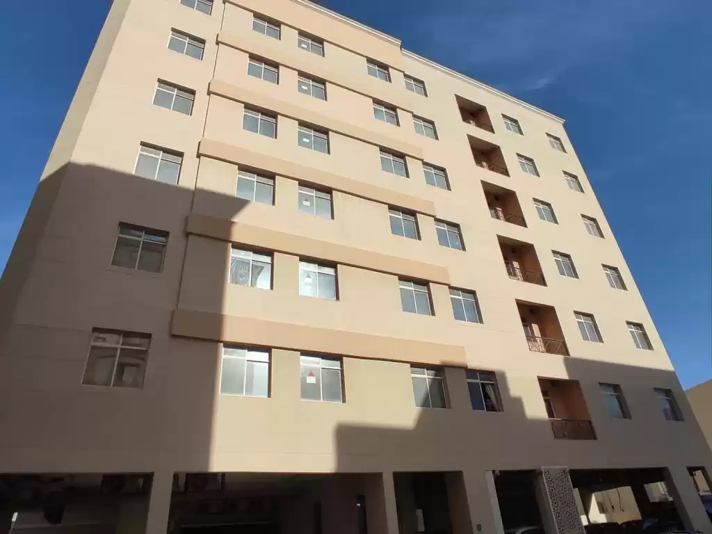Résidentiel Propriété prête 3 chambres S / F Appartement  a louer au Al-Sadd , Doha #10457 - 1  image 