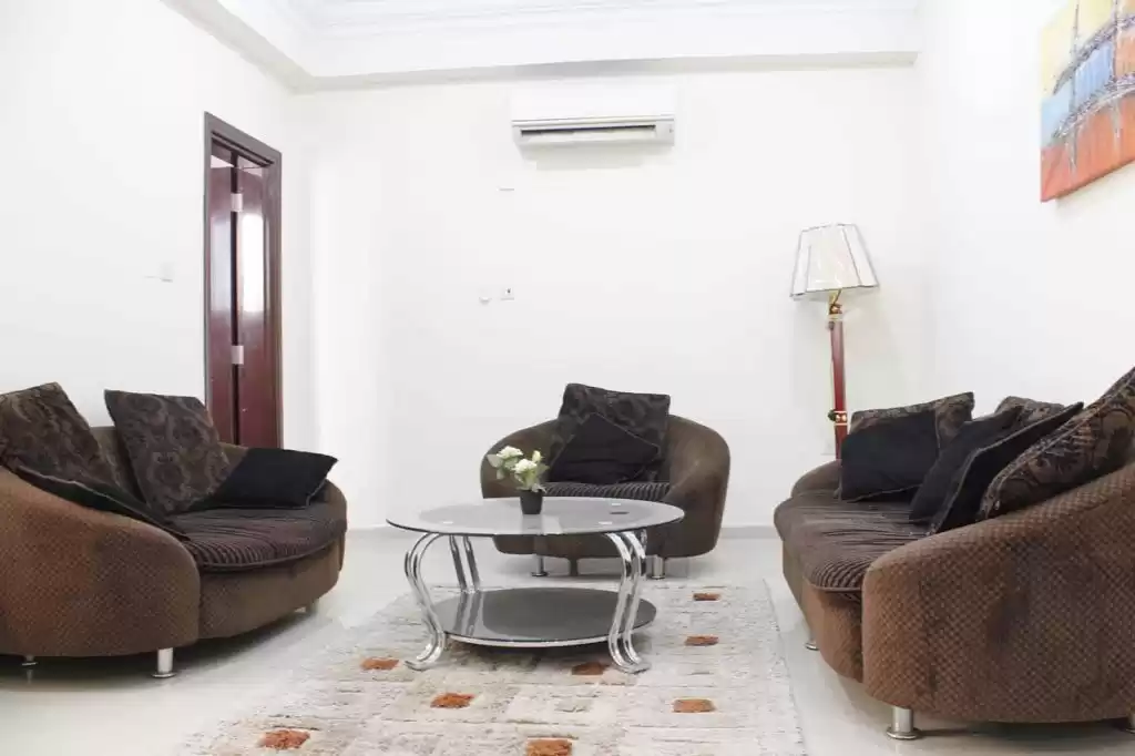 Residential Ready Property 3 Bedrooms U/F Apartment  for rent in Al Sadd , Doha #10463 - 1  image 