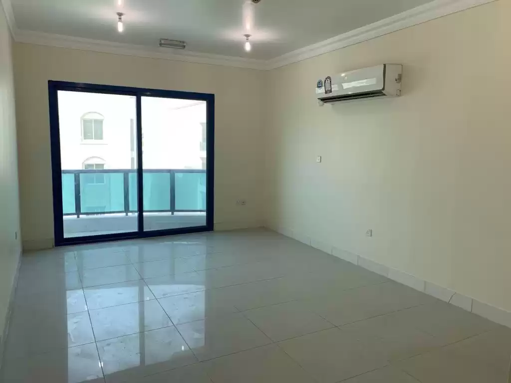 Residential Ready Property 2 Bedrooms U/F Apartment  for rent in Al Sadd , Doha #10467 - 1  image 