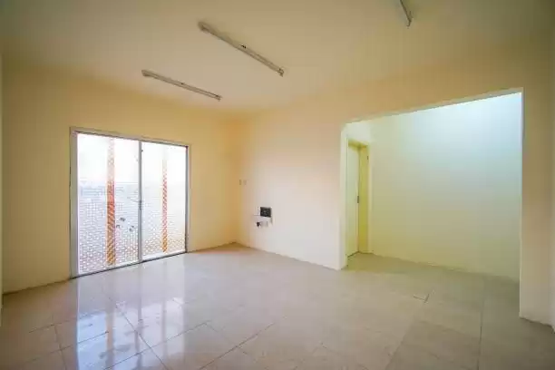 Wohn Klaar eigendom 4 Schlafzimmer U/F Wohnung  zu vermieten in Al Sadd , Doha #10469 - 1  image 