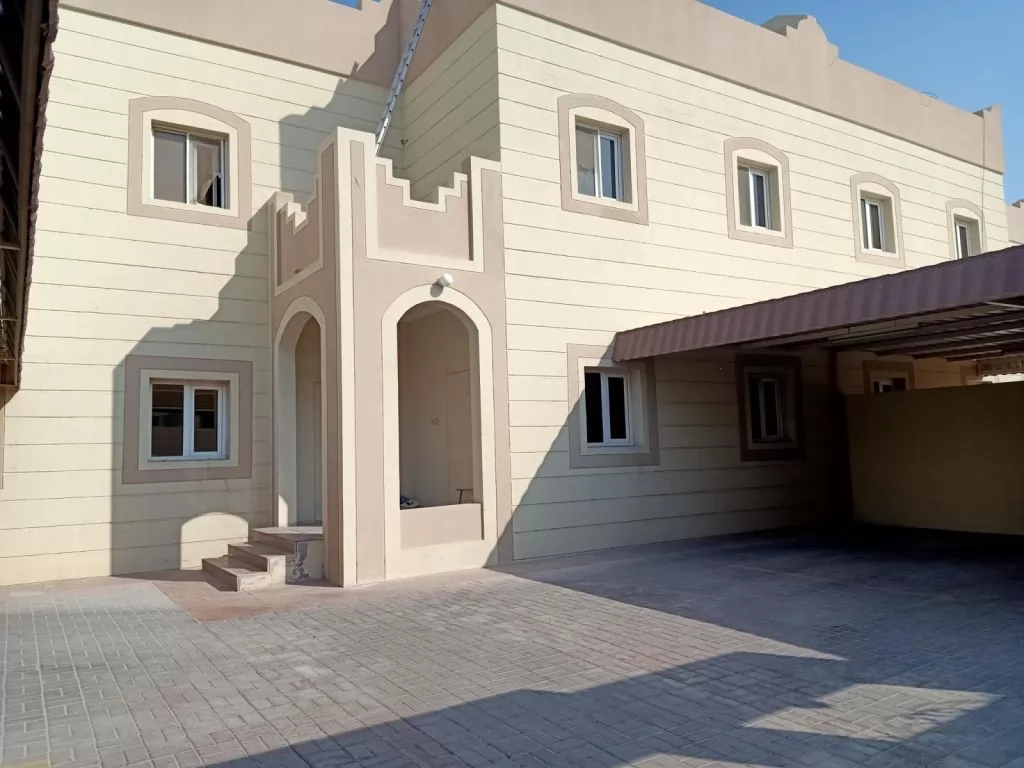 Residential Ready Property 2 Bedrooms S/F Apartment  for rent in Al Sadd , Doha #10472 - 1  image 