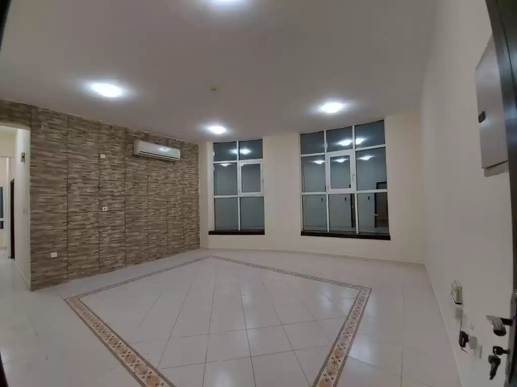 yerleşim Hazır Mülk 3 yatak odası U/F Apartman  kiralık içinde Al Sadd , Doha #10534 - 1  image 