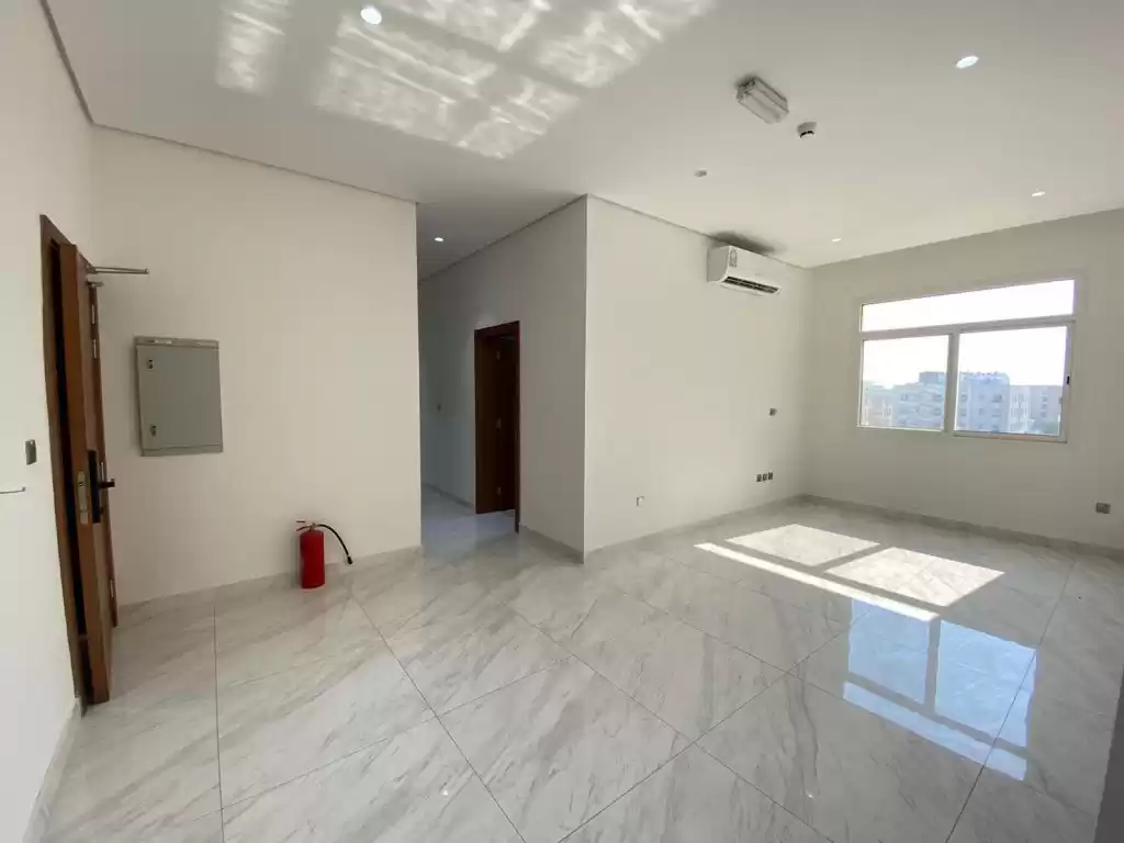 Résidentiel Propriété prête 2 chambres S / F Appartement  a louer au Al-Sadd , Doha #10562 - 1  image 