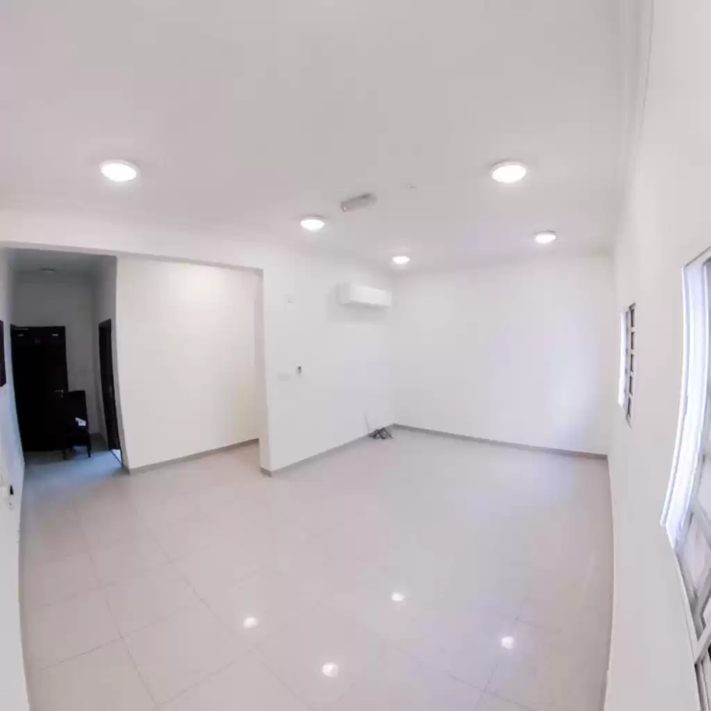 Wohn Klaar eigendom 2 Schlafzimmer U/F Wohnung  zu vermieten in Al Sadd , Doha #10569 - 1  image 