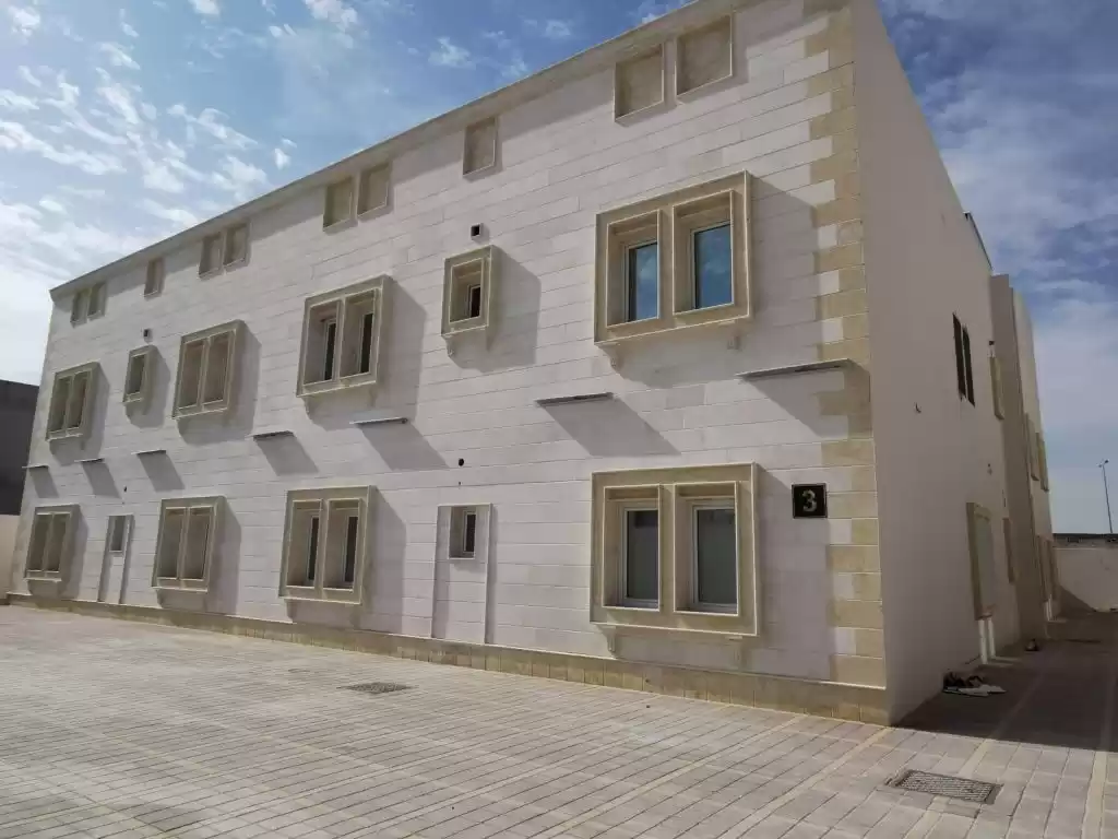 Residencial Listo Propiedad 3 dormitorios U / F Apartamento  alquiler en al-sad , Doha #10571 - 1  image 
