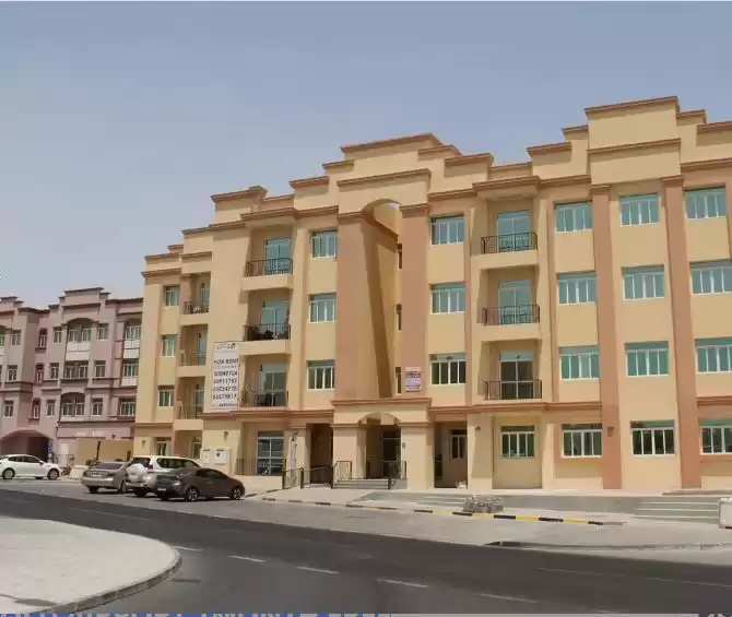 Wohn Klaar eigendom 2 Schlafzimmer U/F Wohnung  zu vermieten in Al Sadd , Doha #10619 - 1  image 