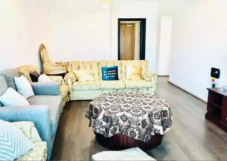 Wohn Klaar eigendom 2 + Magd Schlafzimmer F/F Wohnung  zu vermieten in Al Sadd , Doha #10629 - 1  image 