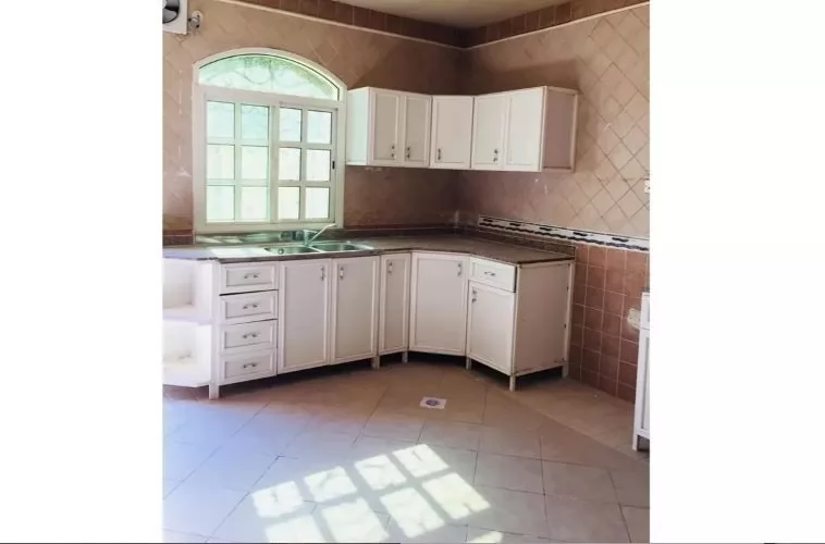 Residential Ready Property 4 Bedrooms U/F Standalone Villa  for rent in Al-Rayyan #10643 - 1  image 