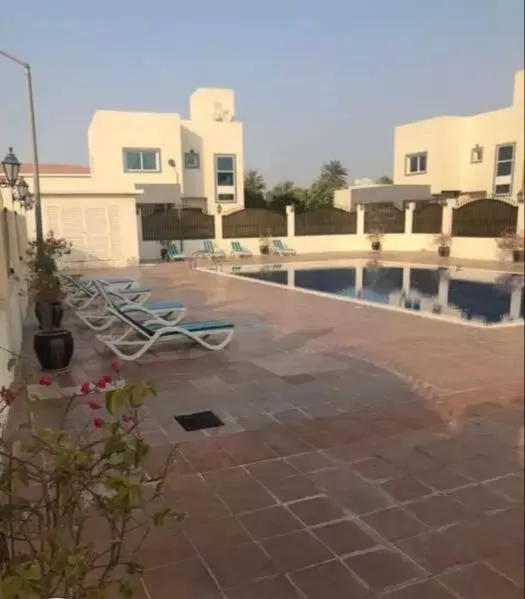 Residential Ready Property 3+maid Bedrooms U/F Villa in Compound  for rent in Al-Nasr , Doha-Qatar #10656 - 2  image 