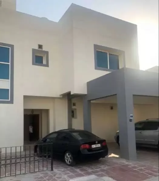 Residential Ready Property 3+maid Bedrooms U/F Villa in Compound  for rent in Al Sadd , Doha #10656 - 1  image 