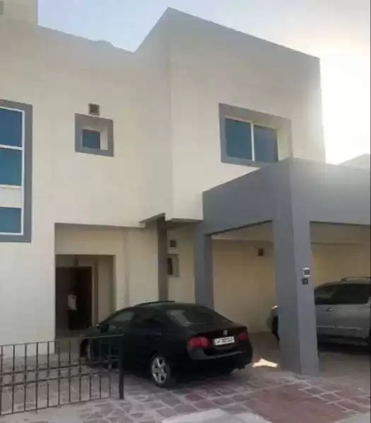 Résidentiel Propriété prête 3 + femme de chambre U / f Villa à Compound  a louer au Al-Sadd , Doha #10656 - 1  image 