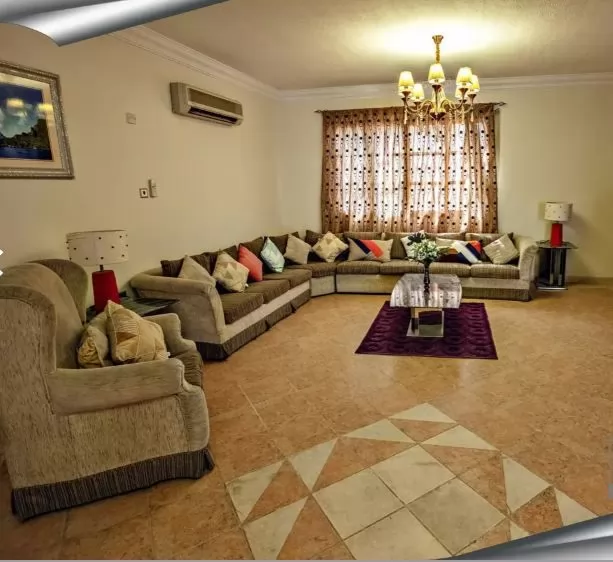Жилой Готовая недвижимость 3 спальни С/Ж Вилла в комплексе  в аренду в Аль-Садд , Доха #10668 - 1  image 