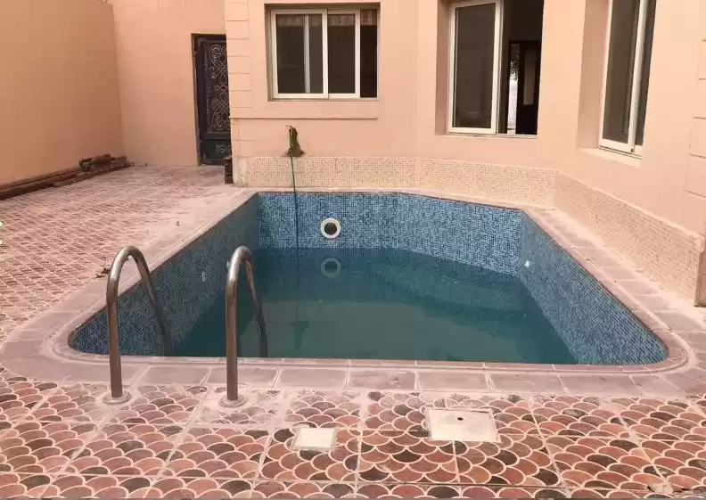 Residential Ready Property 4 Bedrooms S/F Villa in Compound  for rent in Doha #10678 - 1  image 