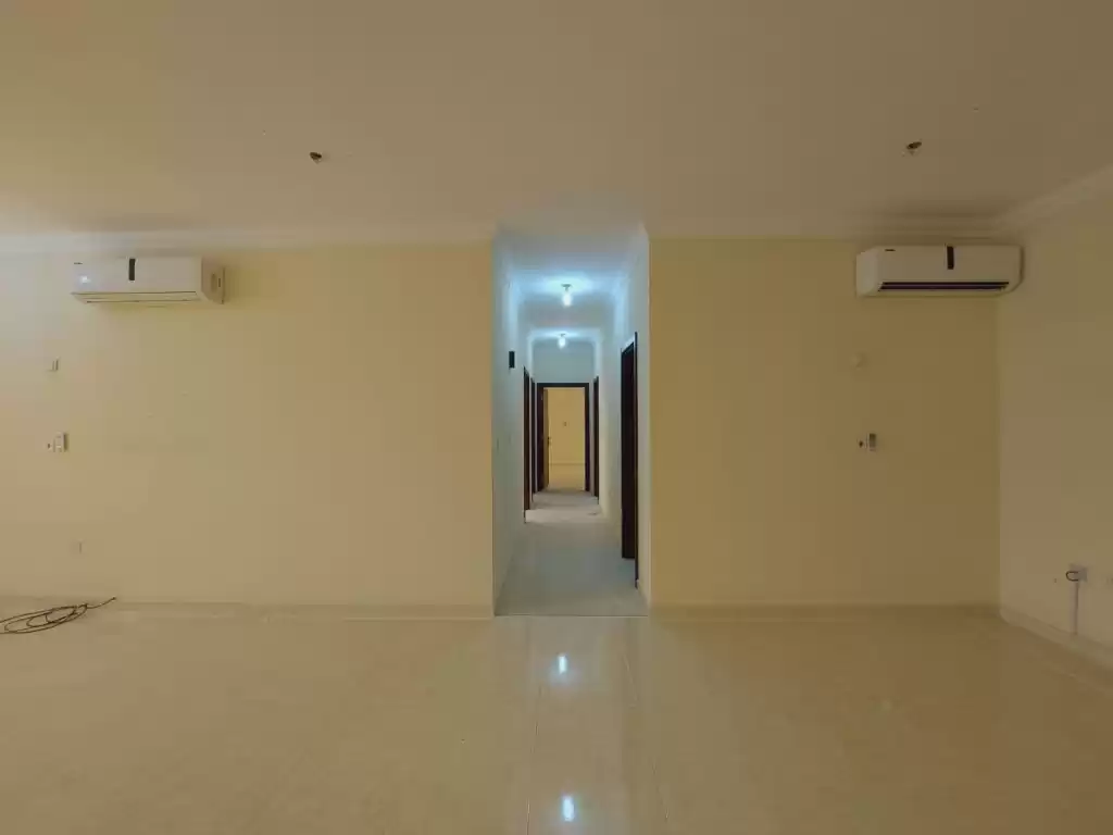 Residential Ready Property 3 Bedrooms U/F Apartment  for rent in Al Sadd , Doha #10708 - 1  image 