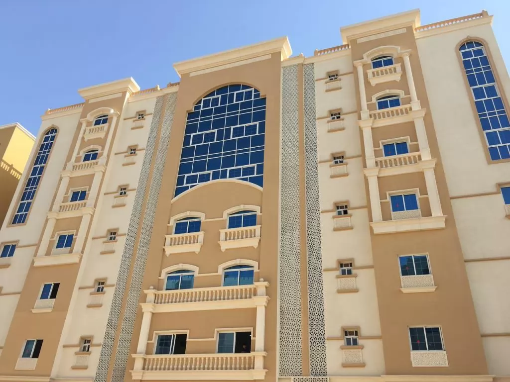 Wohn Klaar eigendom 2 Schlafzimmer U/F Wohnung  zu vermieten in Al Sadd , Doha #10723 - 1  image 