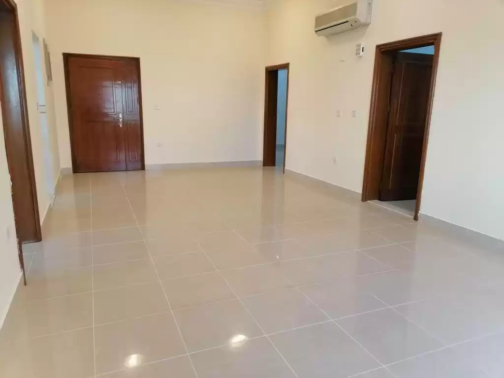 Residential Ready Property 2 Bedrooms U/F Apartment  for rent in Al Sadd , Doha #10728 - 1  image 