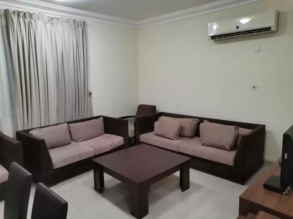 Residential Ready Property 2 Bedrooms F/F Apartment  for rent in Doha #10792 - 1  image 