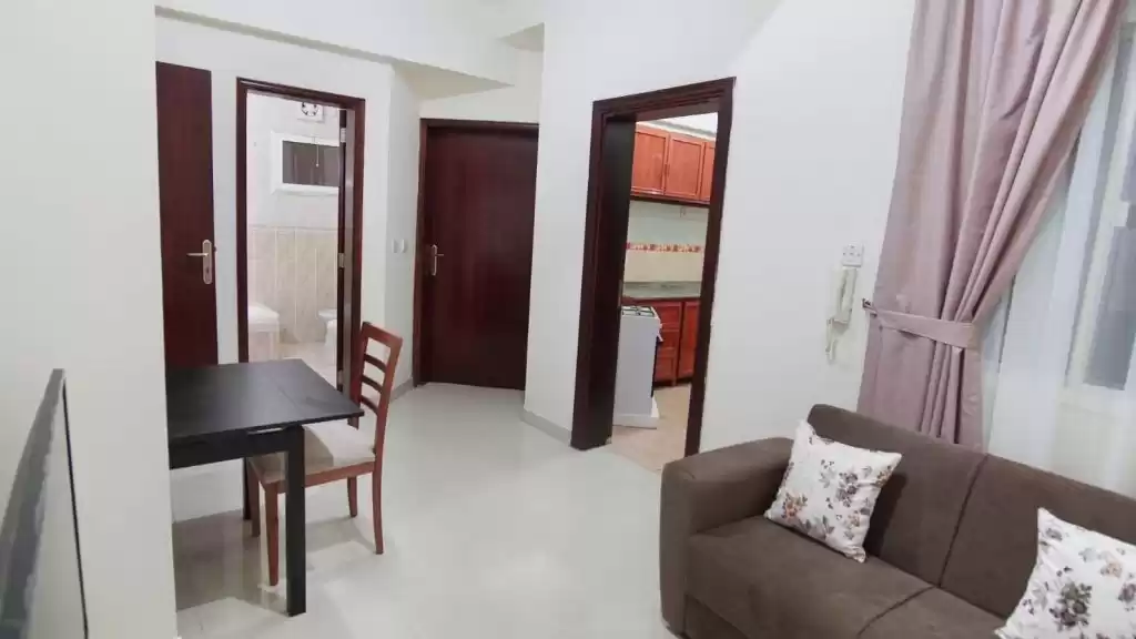 yerleşim Hazır Mülk 1 yatak odası F/F Apartman  kiralık içinde Al Sadd , Doha #10795 - 1  image 