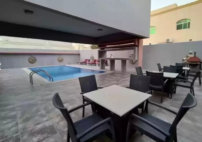 Residential Ready Property 3 Bedrooms F/F Compound  for rent in Doha #10813 - 1  image 