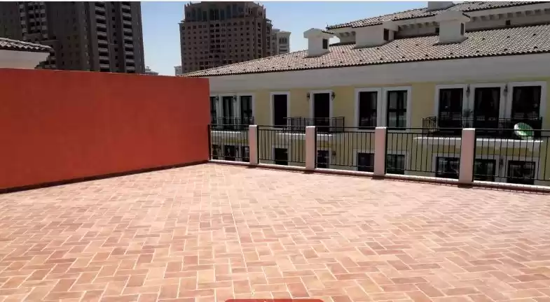 Residential Ready Property 5 Bedrooms S/F Duplex  for rent in Al Sadd , Doha #10823 - 1  image 