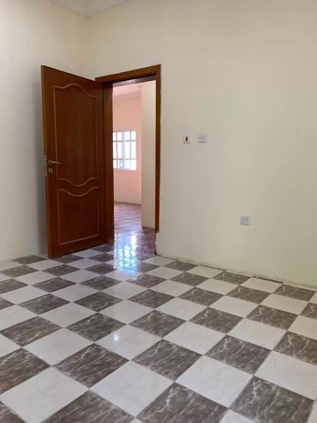Residential Ready Property 2 Bedrooms U/F Apartment  for rent in Al Sadd , Doha #10826 - 1  image 
