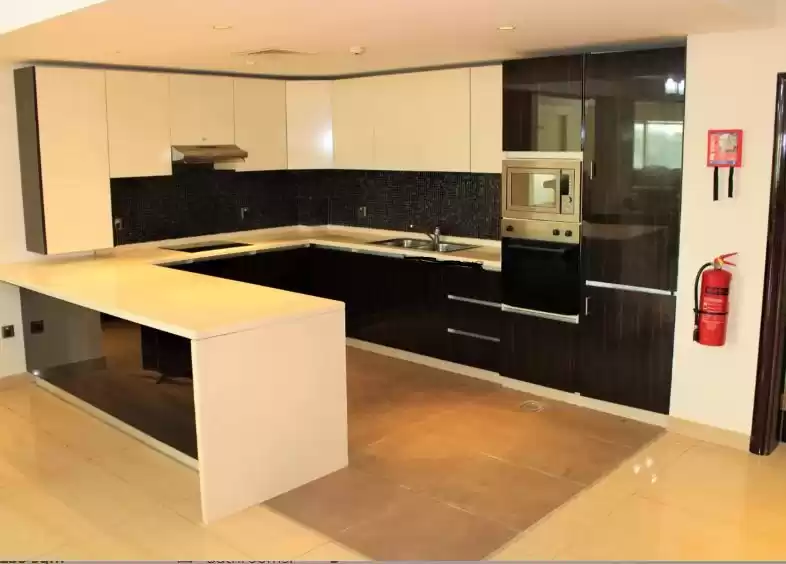 Résidentiel Propriété prête 3 chambres F / F Appartement  a louer au Al-Sadd , Doha #10827 - 1  image 