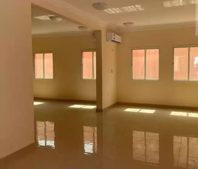 Résidentiel Propriété prête 5 chambres U / f Villa autonome  a louer au Doha #10838 - 1  image 