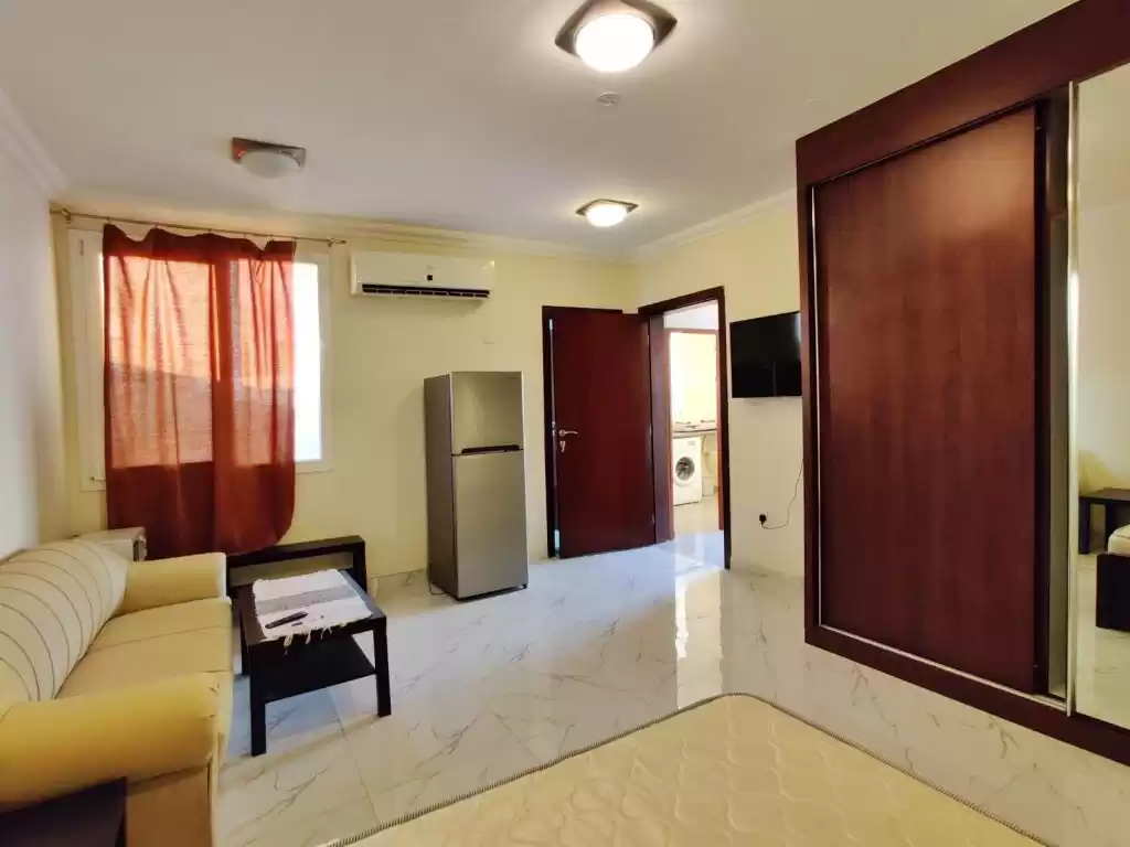 Wohn Klaar eigendom Studio F/F Wohnung  zu vermieten in Doha #10887 - 1  image 