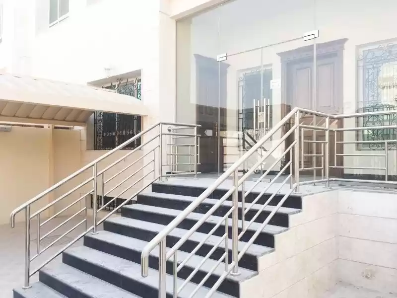 Жилой Готовая недвижимость 7 спален Н/Ф Отдельная вилла  в аренду в Доха #10946 - 1  image 