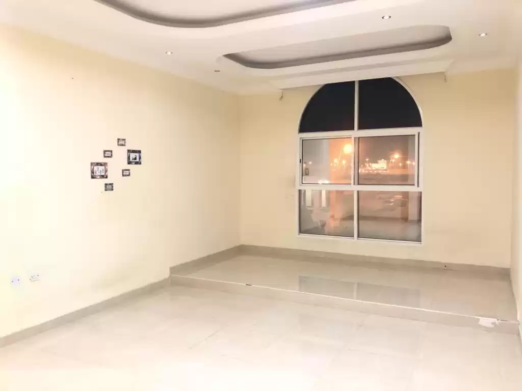 Residential Ready Property 1 Bedroom U/F Apartment  for rent in Al Sadd , Doha #10978 - 1  image 
