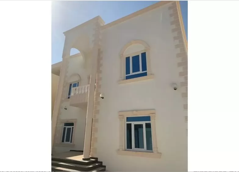 Residential Ready Property 6 Bedrooms U/F Apartment  for sale in Al-Khor #11015 - 1  image 