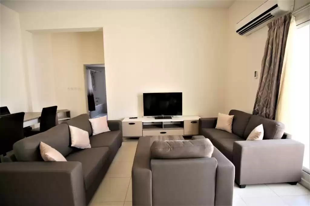 Wohn Klaar eigendom 1 Schlafzimmer S/F Wohnung  zu vermieten in Al Sadd , Doha #11033 - 1  image 