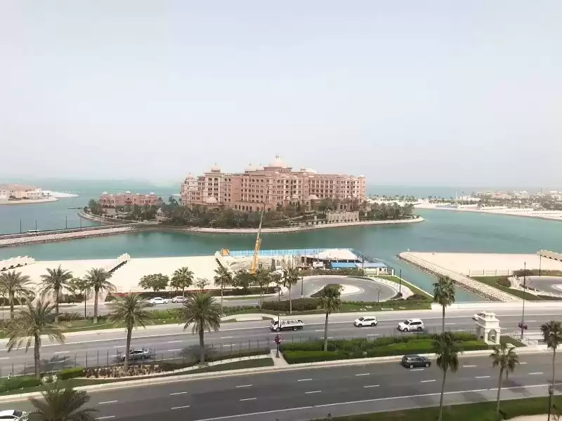 Wohn Klaar eigendom 2 Schlafzimmer S/F Wohnung  zu vermieten in Al Sadd , Doha #11051 - 1  image 