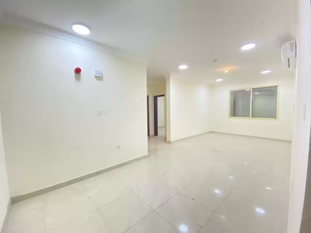 Residential Ready Property 1 Bedroom U/F Apartment  for rent in Al Sadd , Doha #11062 - 1  image 