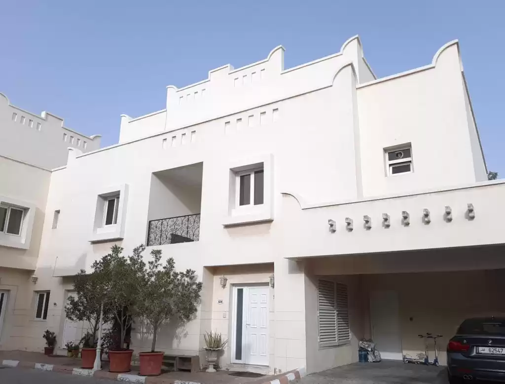 Residencial Listo Propiedad 3 dormitorios S / F Villa en Compound  alquiler en al-sad , Doha #11078 - 1  image 