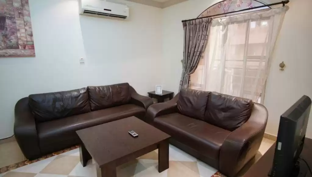 yerleşim Hazır Mülk 2 yatak odası F/F Apartman  kiralık içinde Al Sadd , Doha #11096 - 1  image 