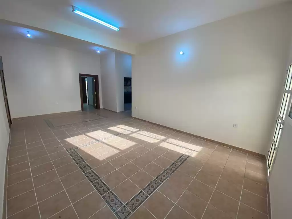 Residential Ready Property 3 Bedrooms U/F Apartment  for rent in Al Sadd , Doha #11135 - 1  image 