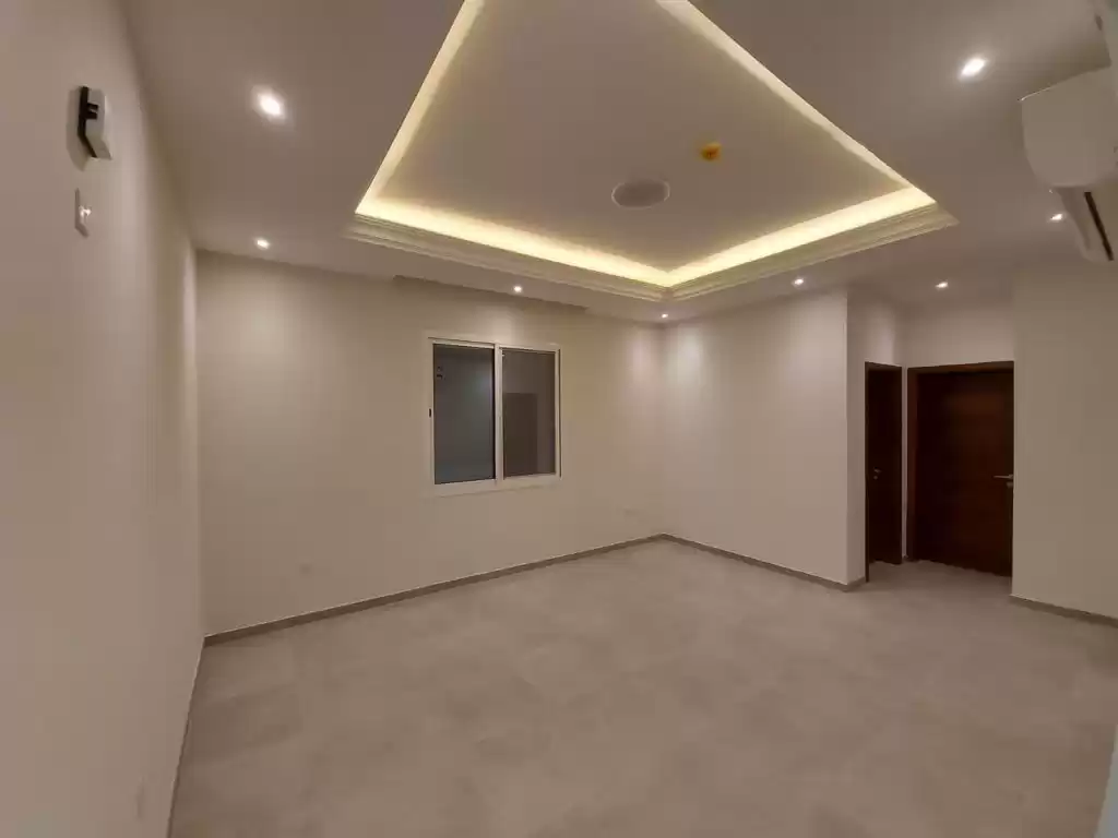 Жилой Готовая недвижимость 2 спальни Н/Ф Квартира  в аренду в Аль-Садд , Доха #11168 - 1  image 
