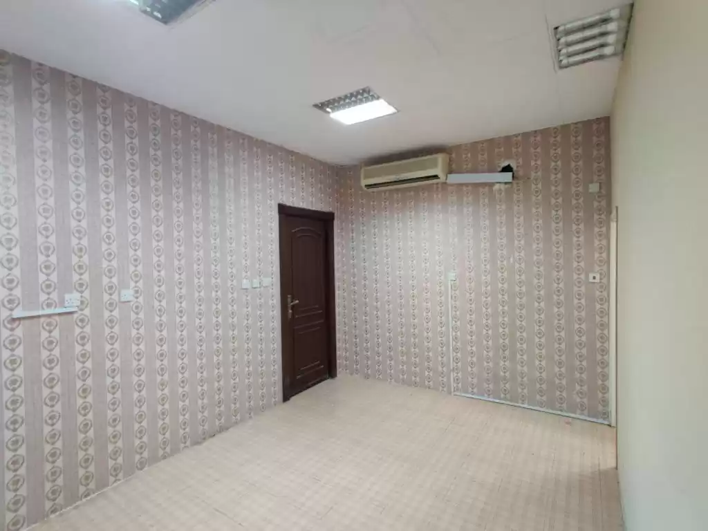 Residential Ready Property Studio U/F Apartment  for rent in Al Sadd , Doha #11179 - 1  image 