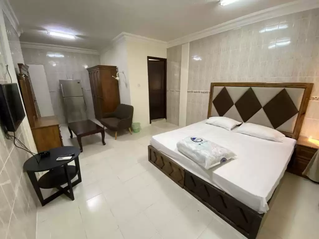 Wohn Klaar eigendom 1 Schlafzimmer F/F Wohnung  zu vermieten in Al Sadd , Doha #11221 - 1  image 