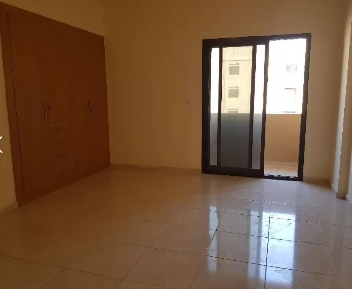 Residential Ready Property 3 Bedrooms U/F Apartment  for rent in Al Sadd , Doha #11232 - 1  image 