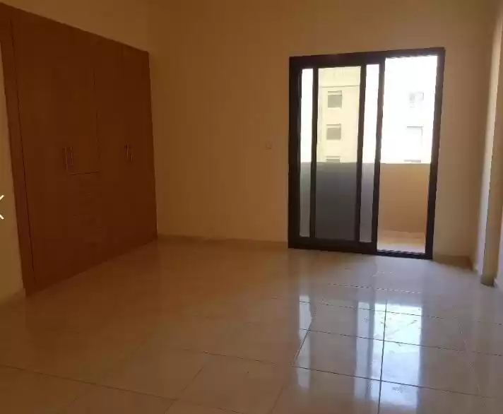 سكني عقار جاهز 3 غرف  غير مفروش شقة  للإيجار في السد , الدوحة #11232 - 1  صورة 