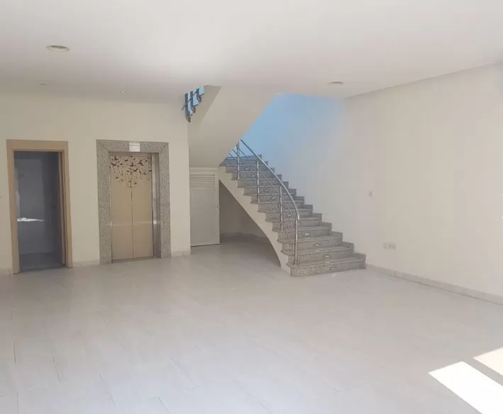 Residential Ready Property 4 Bedrooms U/F Standalone Villa  for rent in Doha-Qatar #11240 - 1  image 