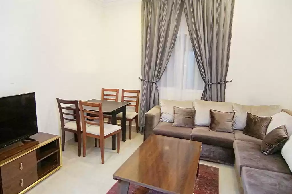 Wohn Klaar eigendom 1 Schlafzimmer F/F Wohnung  zu vermieten in Al Sadd , Doha #11254 - 1  image 