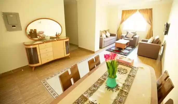 Wohn Klaar eigendom 2 Schlafzimmer U/F Wohnung  zu vermieten in Al Sadd , Doha #11259 - 1  image 