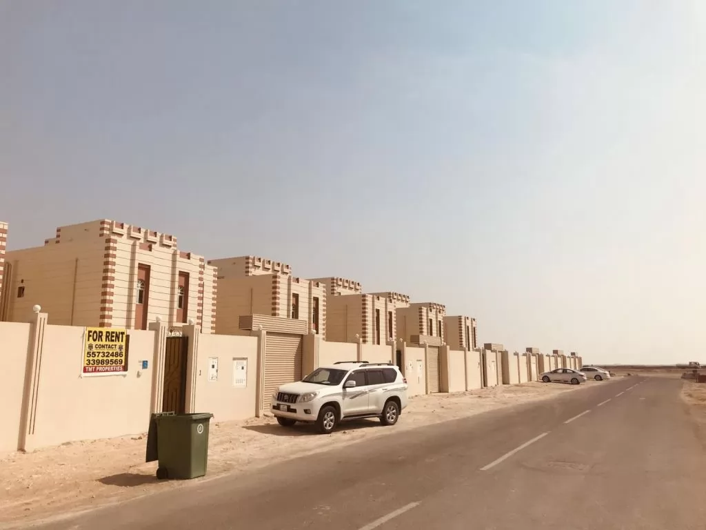 Wohn Klaar eigendom 7+ Schlafzimmer S/F Villa in Verbindung  zu vermieten in Al Sadd , Doha #11260 - 1  image 